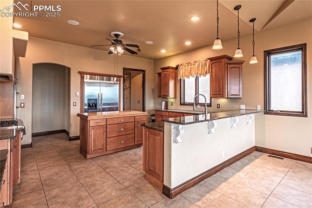Image 12 of 46: Kitchen