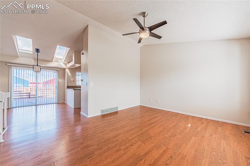 Listing 3137441, Image 2 of 41