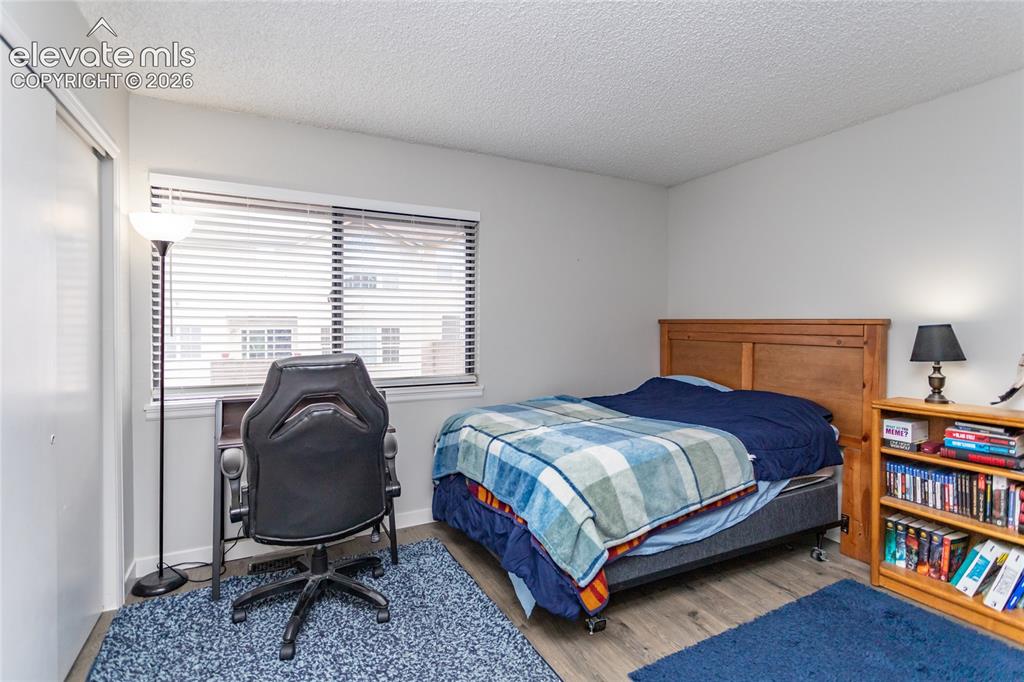 Image 19 of 37: Bedroom