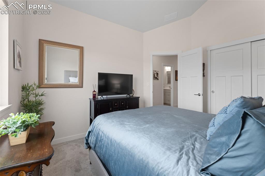 Image 26 of 42: Third bedroom can fit a queen bed or other uses