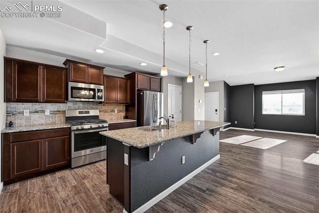 Image 13 of 38: Kitchen