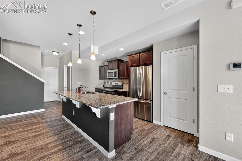 Image 15 of 38: Kitchen