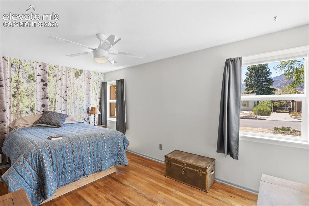 Image 11 of 26: Bedroom