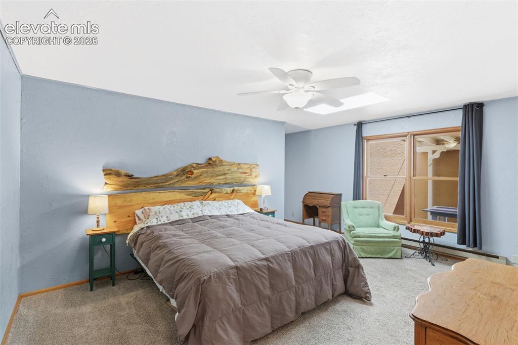 Image 17 of 26: Bedroom