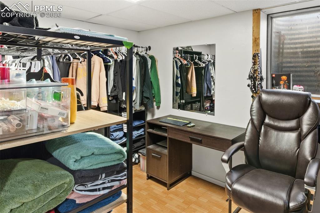 Image 17 of 19: Closet