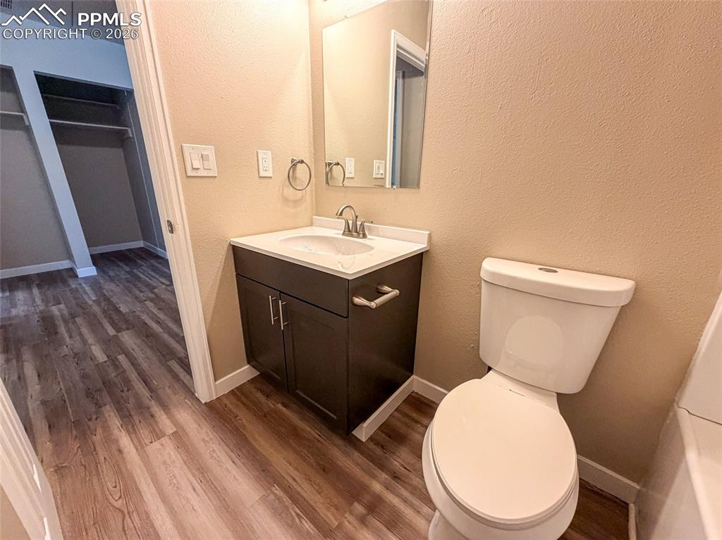 Image 16 of 35: Bathroom