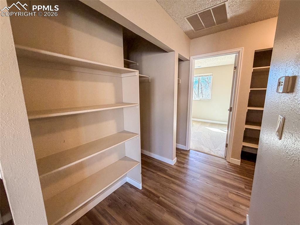 Image 31 of 35: Closet