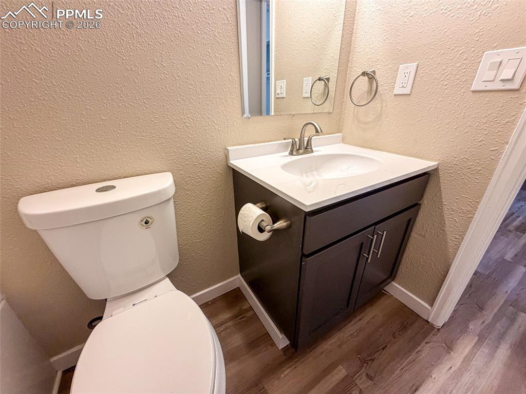 Image 33 of 35: Bathroom