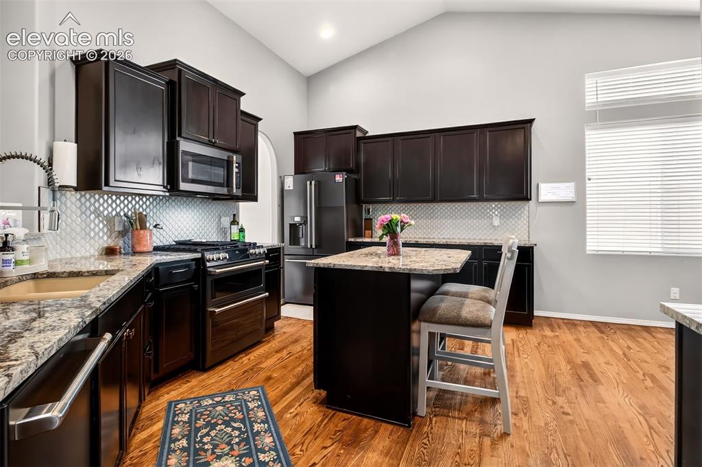 Image 13 of 41: Kitchen
