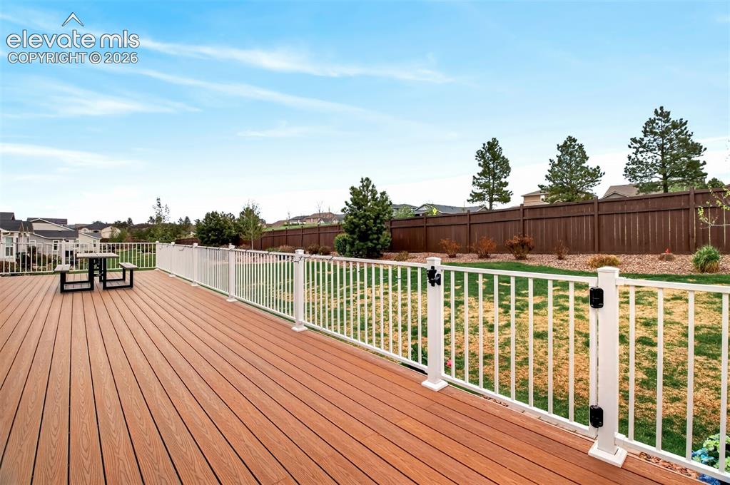 Image 38 of 41: Deck