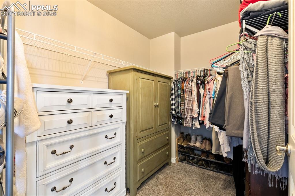 Image 24 of 50: Closet