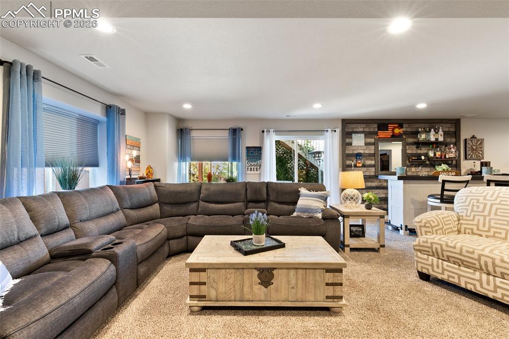 Image 32 of 50: Living Room