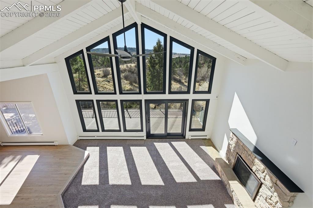 Image 2 of 50: Living Room