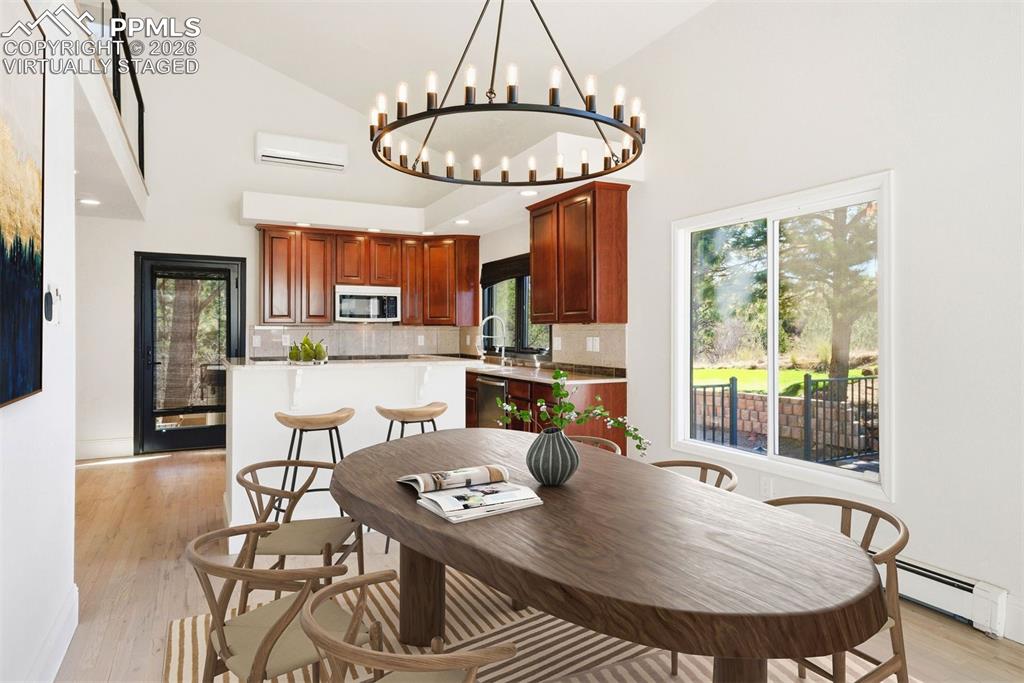 Image 22 of 50: Virtually Staged