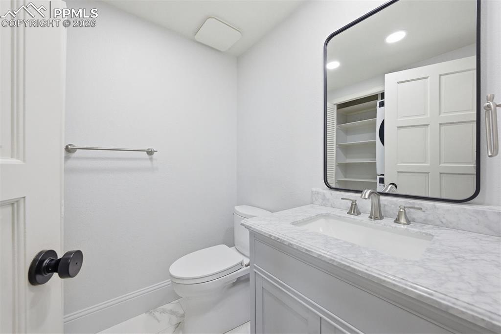 Image 41 of 50: Bathroom