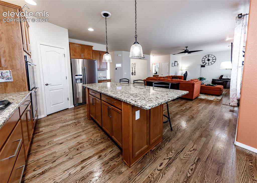 Image 15 of 50: Kitchen