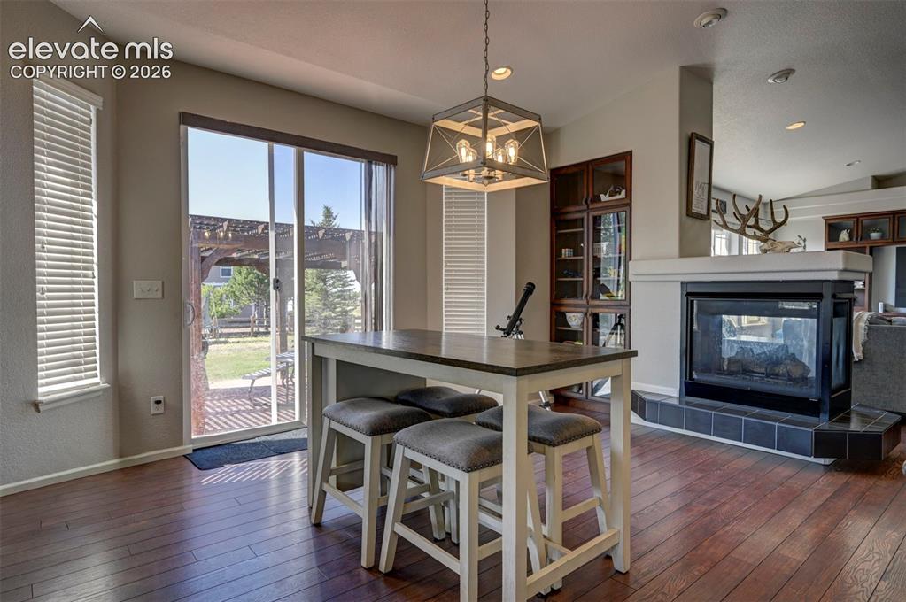 Image 19 of 50: Dining Area