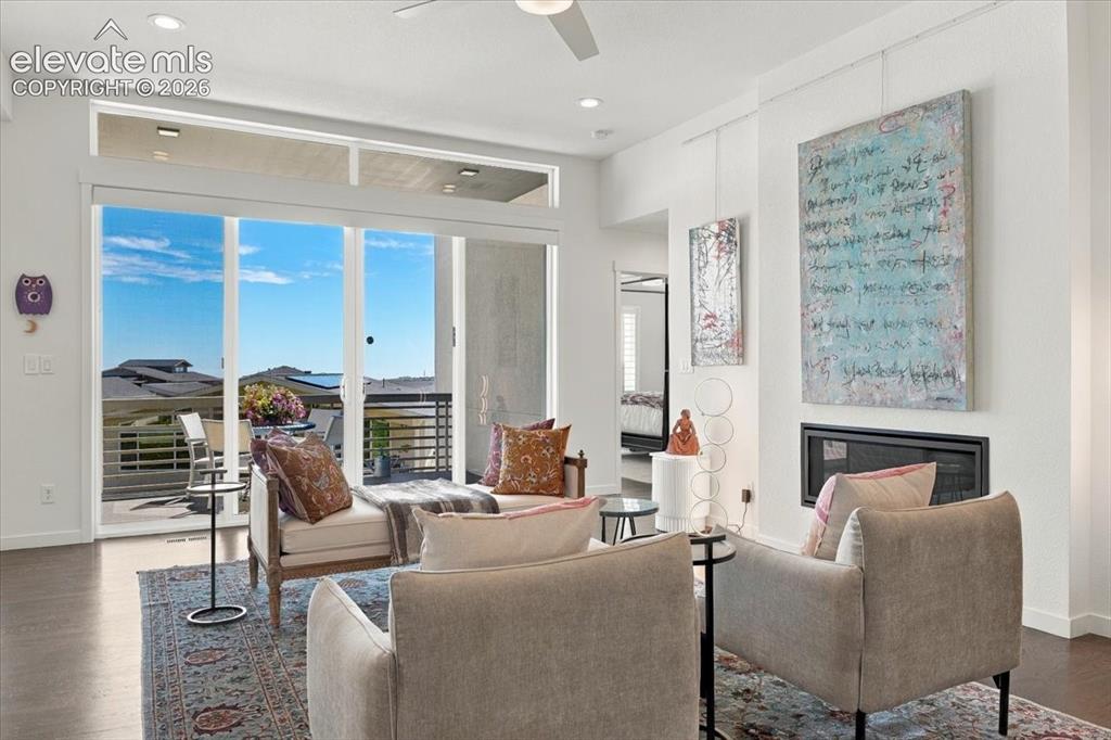Image 11 of 50: Living Room
