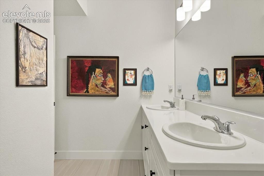 Image 45 of 50: Bathroom
