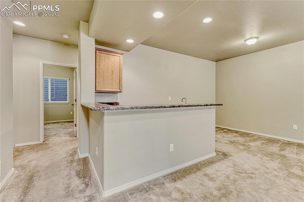 Image 25 of 38: Kitchen