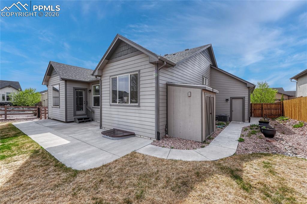 Image 33 of 38: Back of Structure