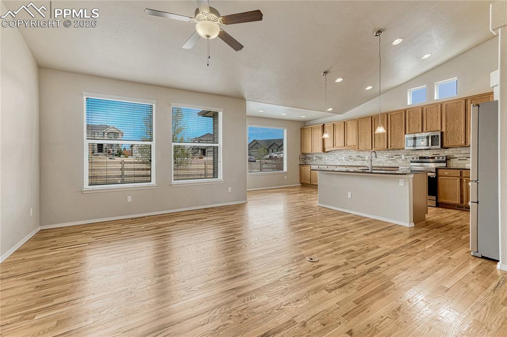 Image 9 of 38: Kitchen