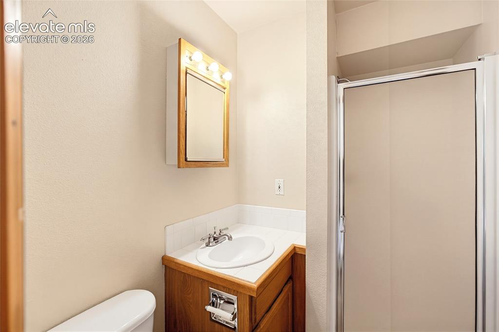 Image 13 of 43: Bathroom