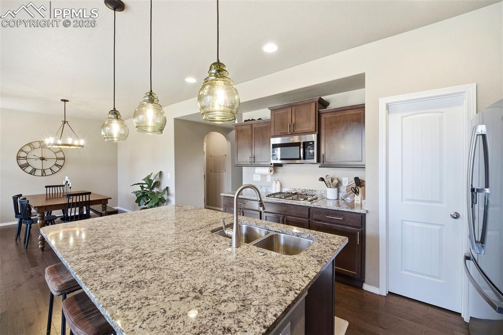 Image 14 of 46: Kitchen