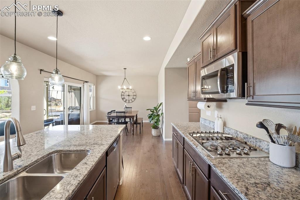 Image 15 of 46: Kitchen