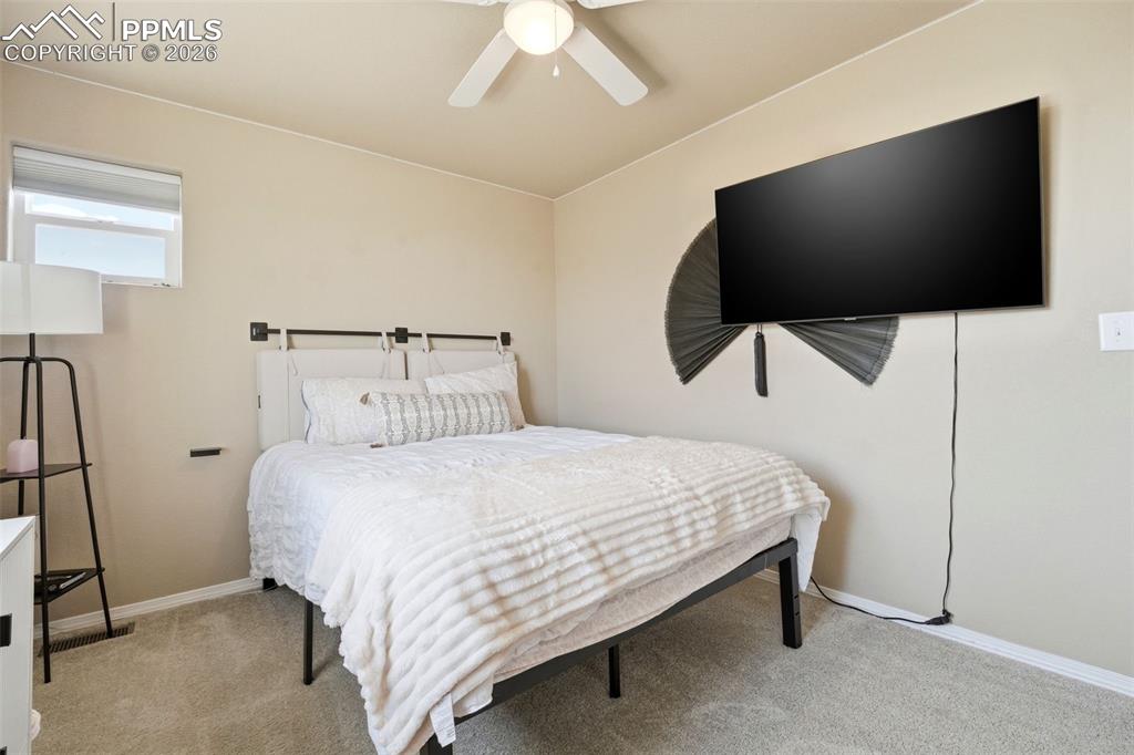 Image 29 of 46: Bedroom