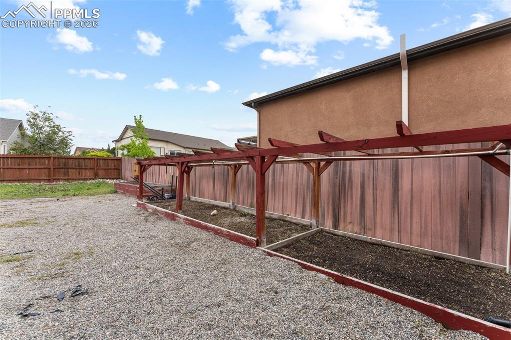 Image 41 of 50: Garden