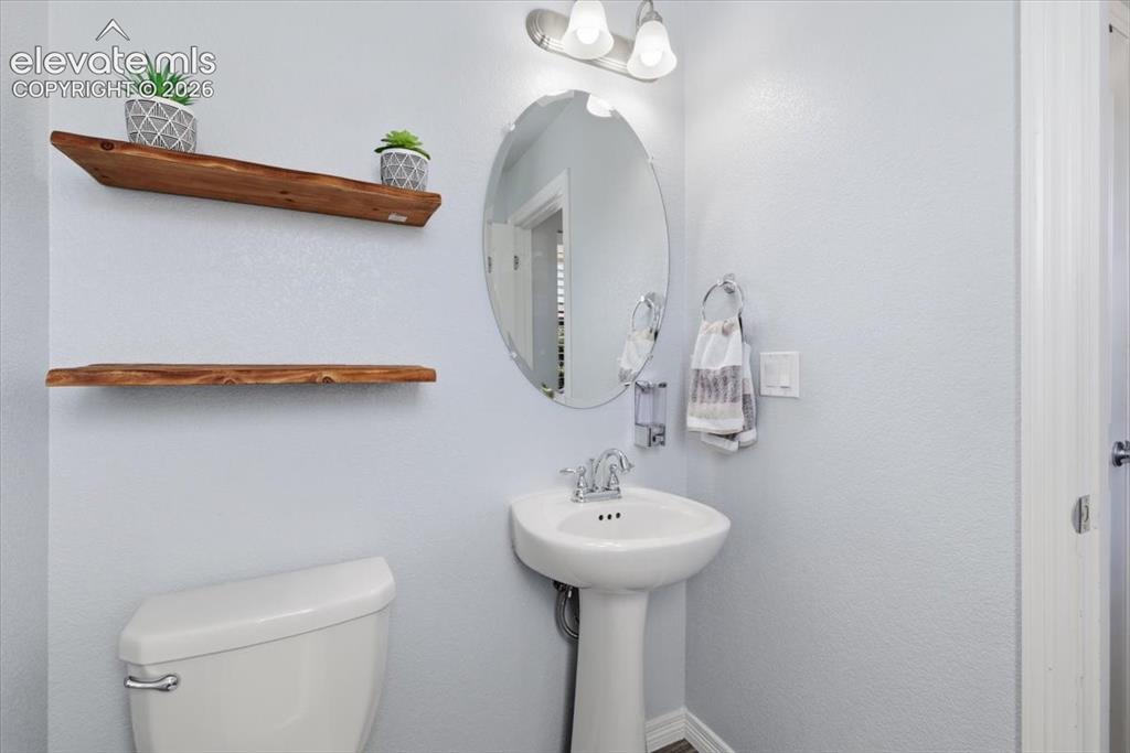 Image 7 of 44: Bathroom
