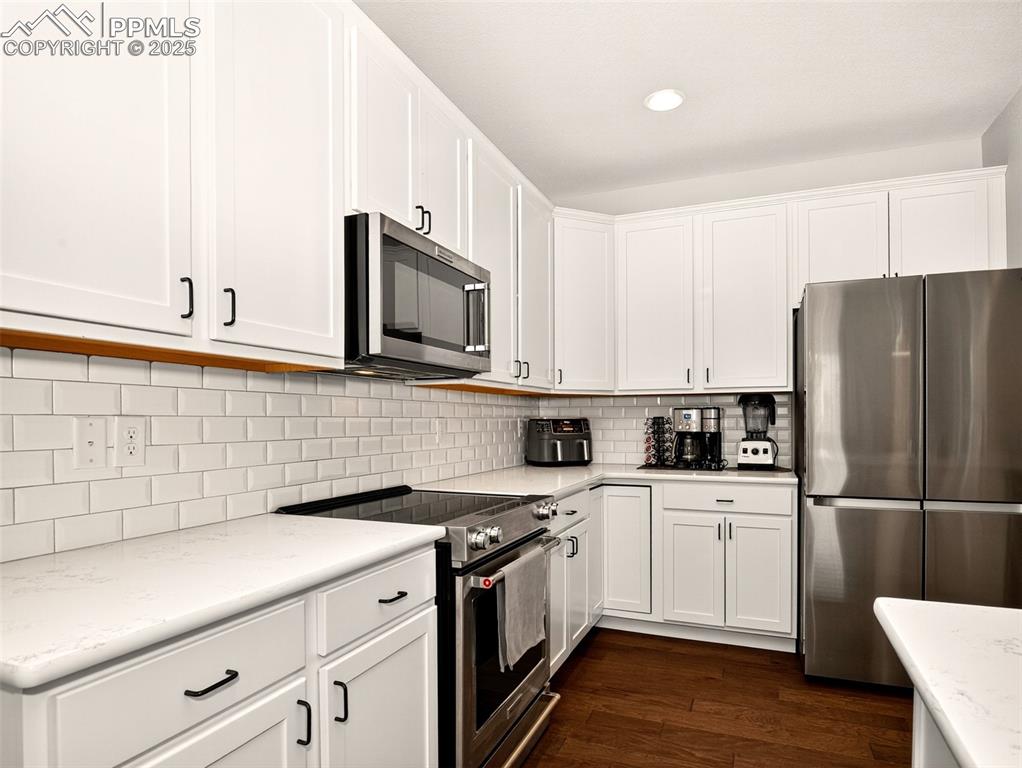 Image 12 of 48: Kitchen