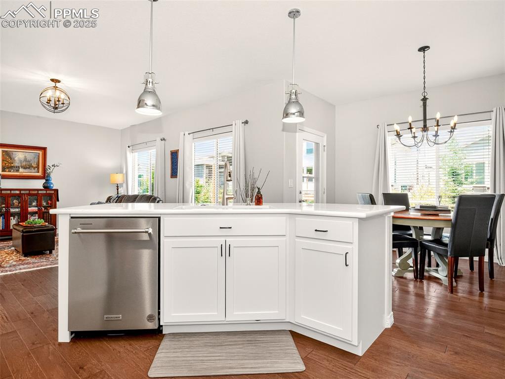 Image 13 of 48: Kitchen
