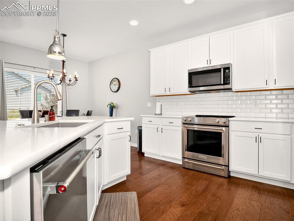 Image 14 of 48: Kitchen