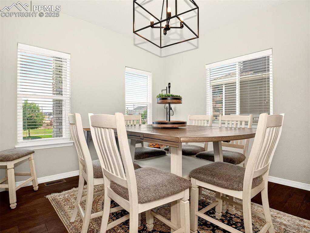 Image 3 of 48: Dining Area