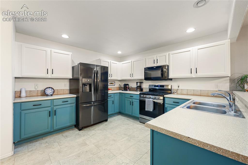 Image 9 of 36: Kitchen