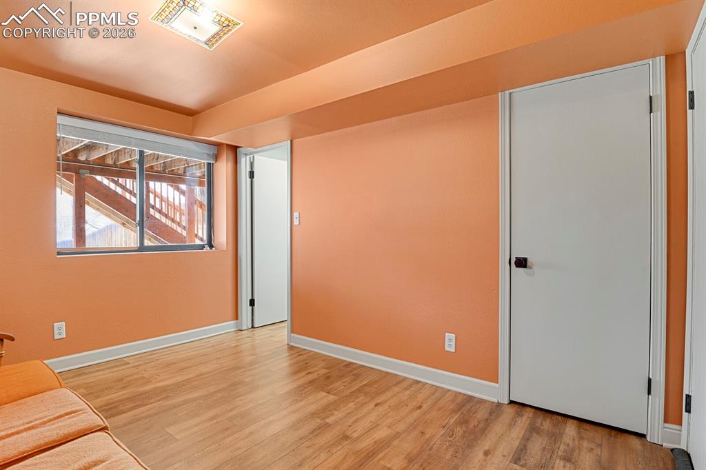 Image 22 of 32: Bedroom