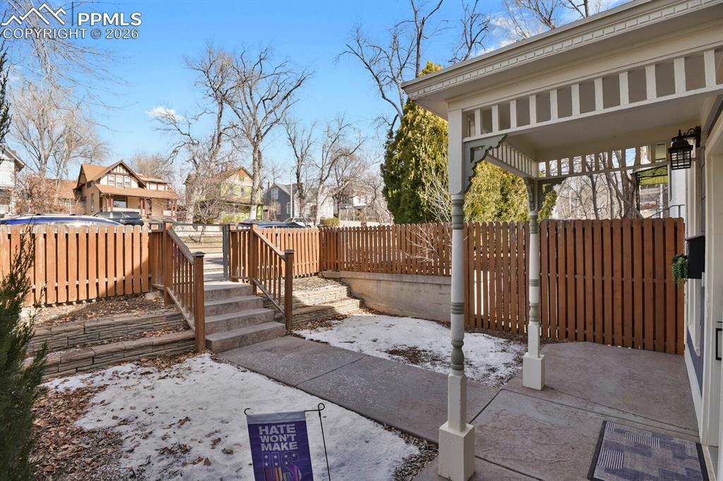 Image 4 of 32: Patio