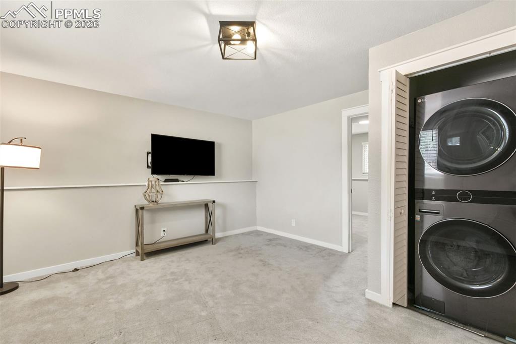 Image 23 of 35: Laundry