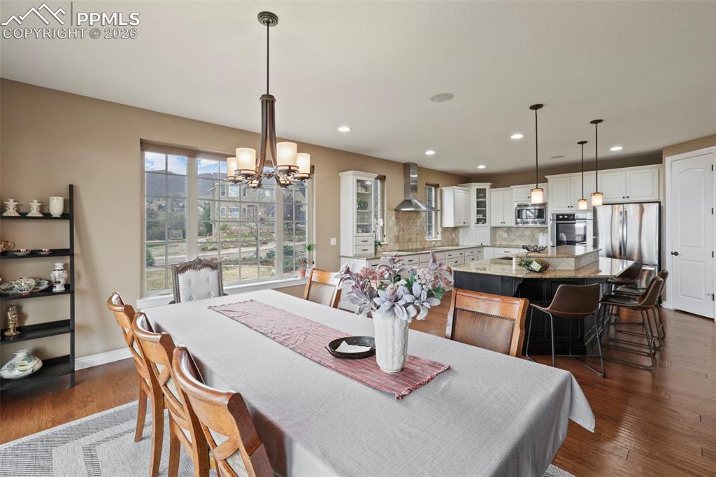 Image 8 of 49: Dining Area