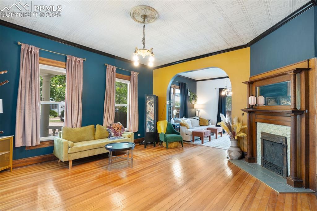 Image 10 of 36: Living Room