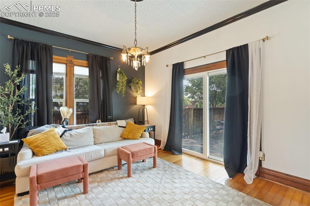 Image 14 of 36: Living Room