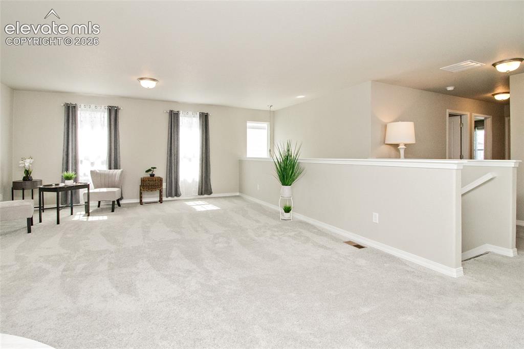Image 12 of 23: Loft