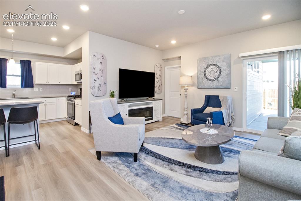 Image 15 of 23: Living Room