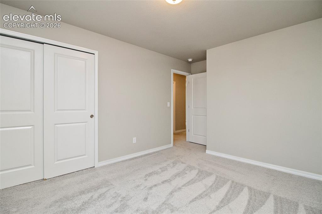 Image 21 of 23: Bedroom