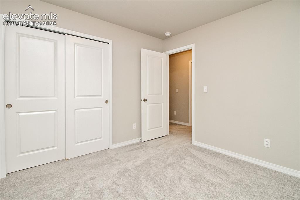 Image 22 of 23: Bedroom