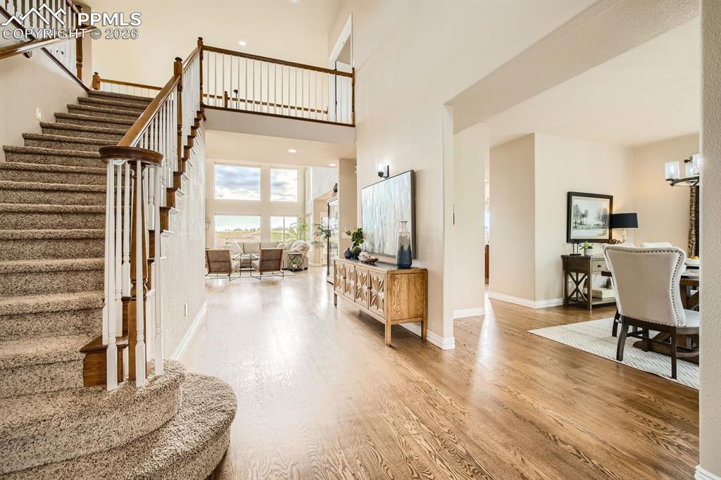 Image 5 of 50: Entry