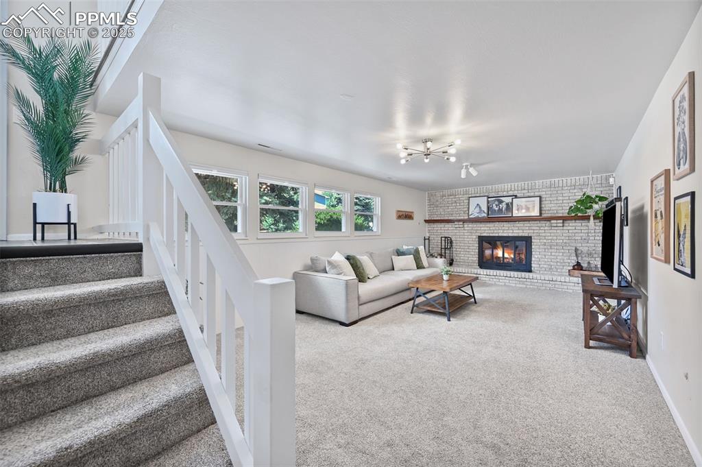 Image 19 of 36: Family Room