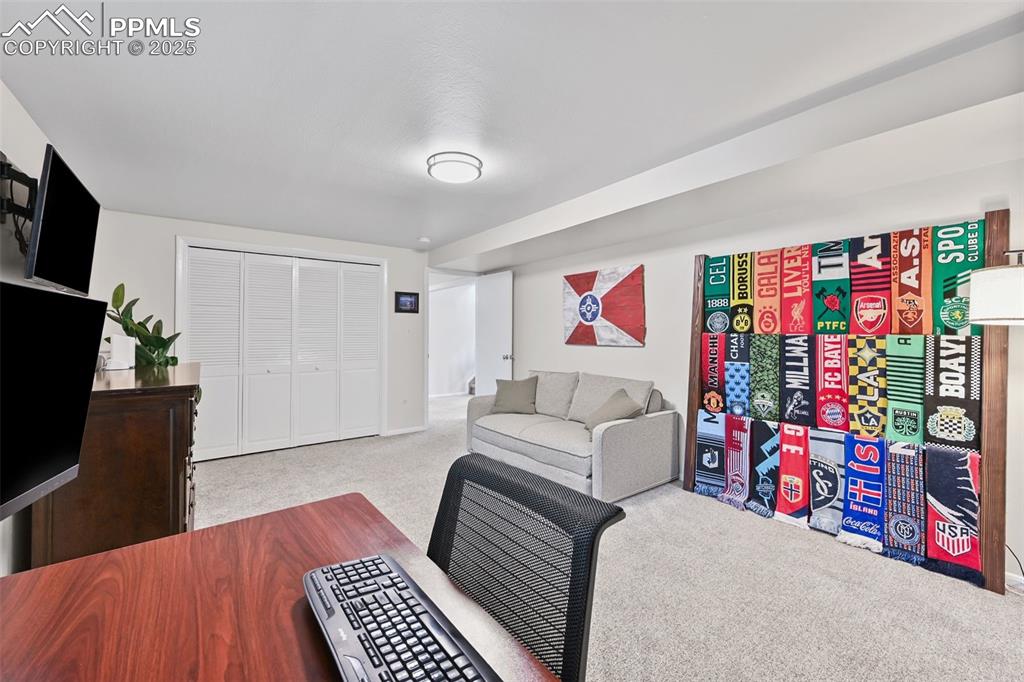 Image 22 of 36: Bedroom